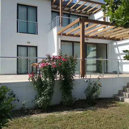شقة Luxury With Private Garden