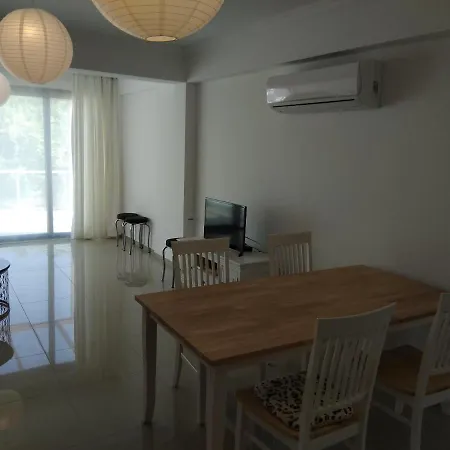 شقة Luxury With Private Garden